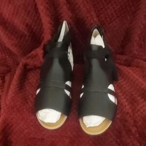 Comfortview Black Women's Sandals Sizes 10 1/2 and 11 Wide.